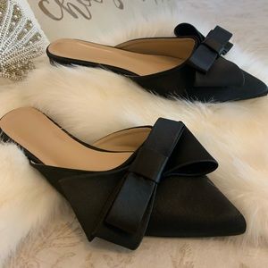 *new* Cute Bow black new sandals